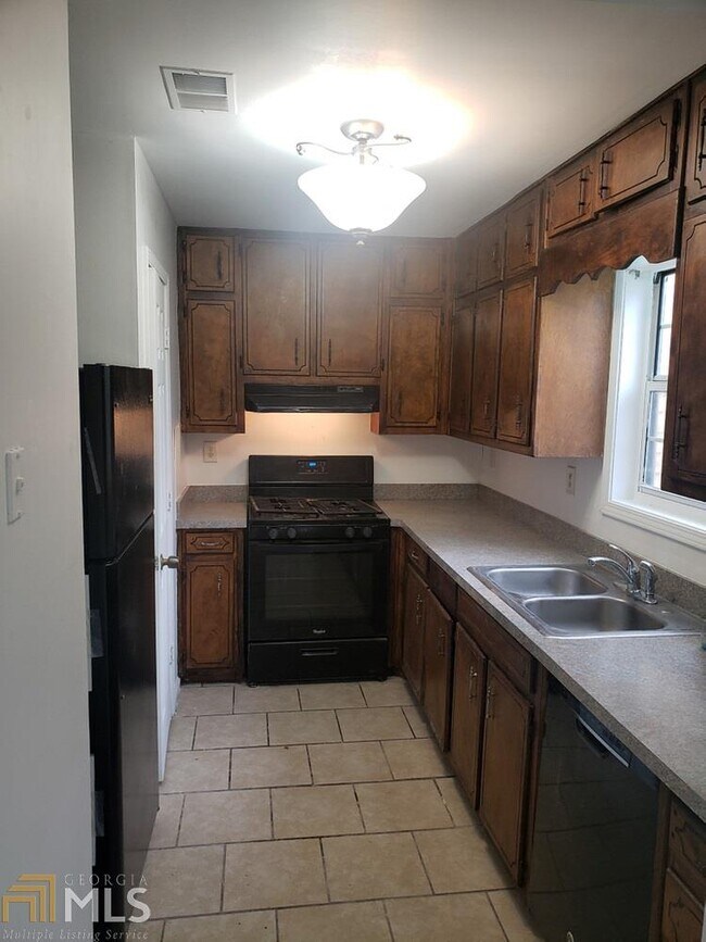 Building Photo - 2613 Country Trace SE