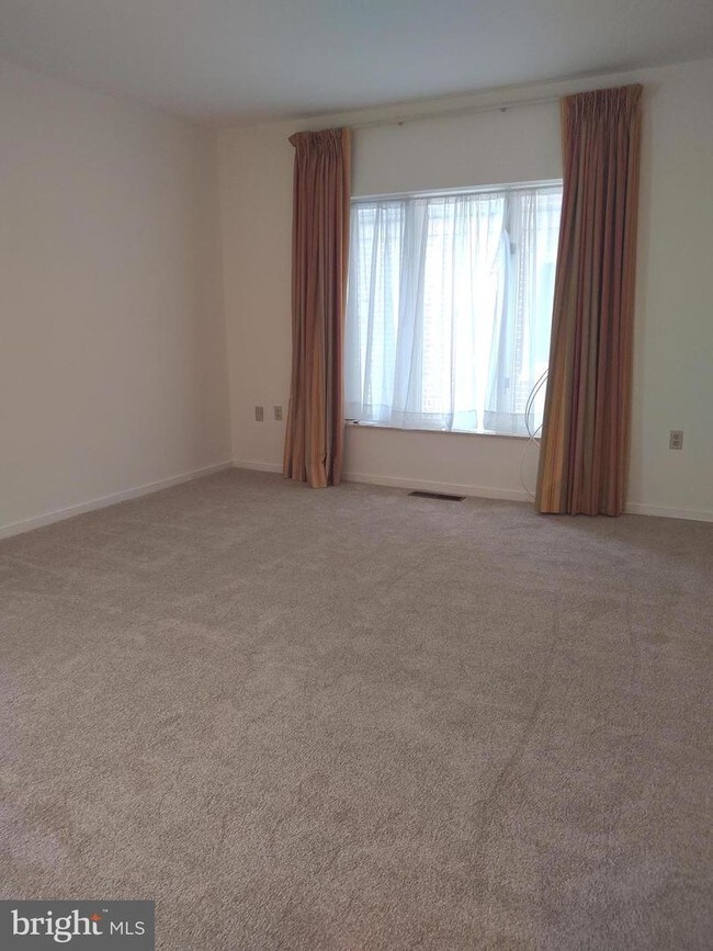 Foto del edificio - 2331 Old Court Rd