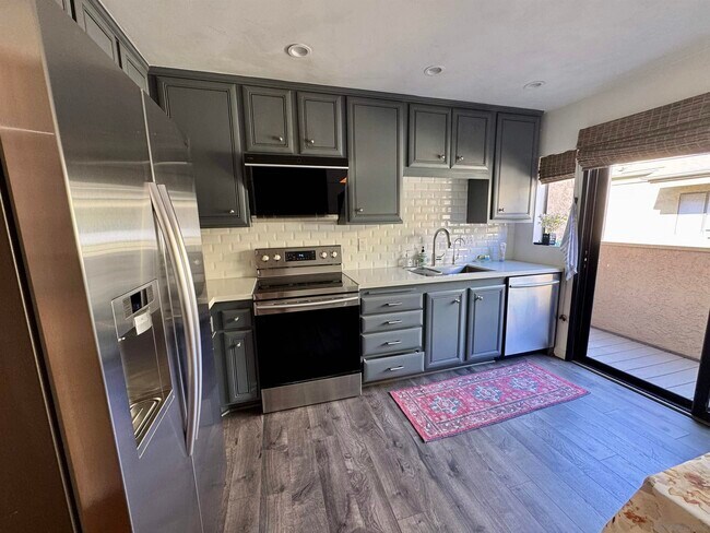 Building Photo - 3230 Caminito Eastbluff