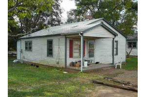 Building Photo - 4806-4826 Hwy 81 S