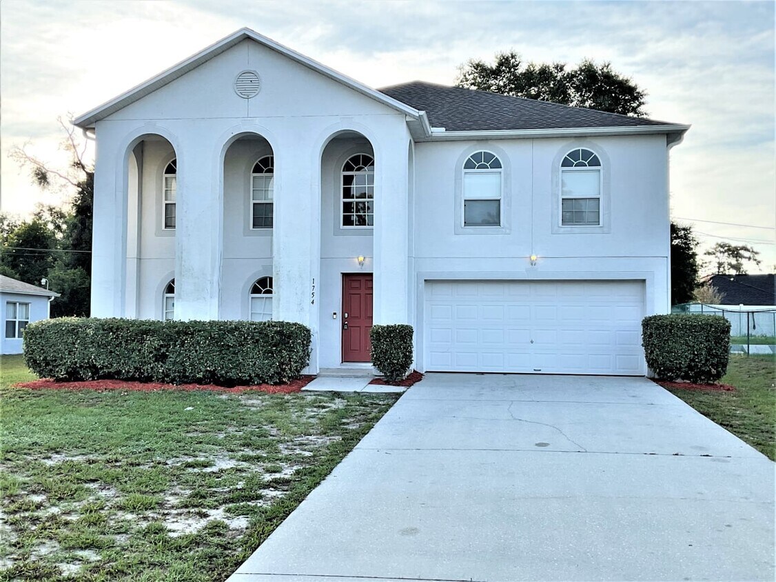 Primary Photo - 1754 McFarlane Ave