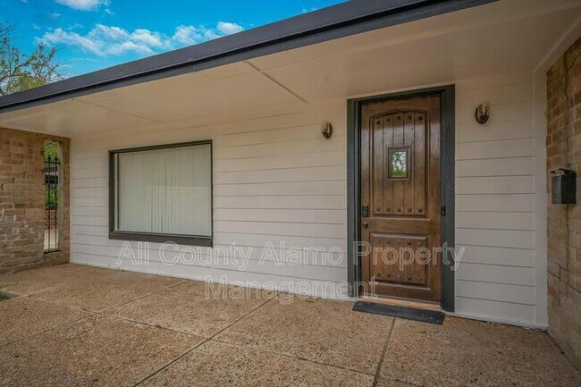 Foto del edificio - 211 Beechwood Ln