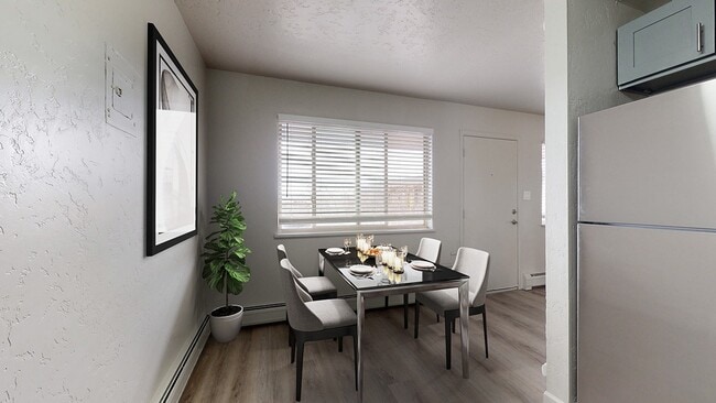 Building Photo - Marlu