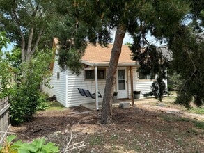 Building Photo - 208 2nd St