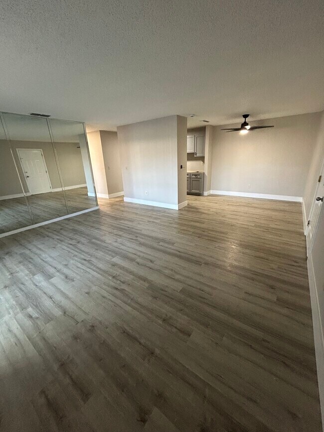 Foto del edificio - 101 Bent Tree Dr