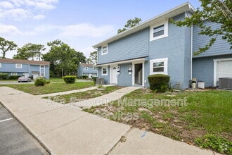 Building Photo - 11359 Bedford Oaks Dr