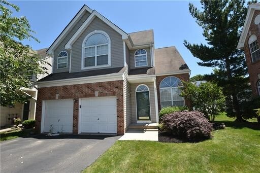 Primary Photo - 11 Pin Oak Dr