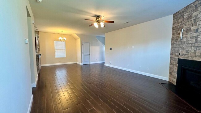 Foto del edificio - 9706 Tackle St