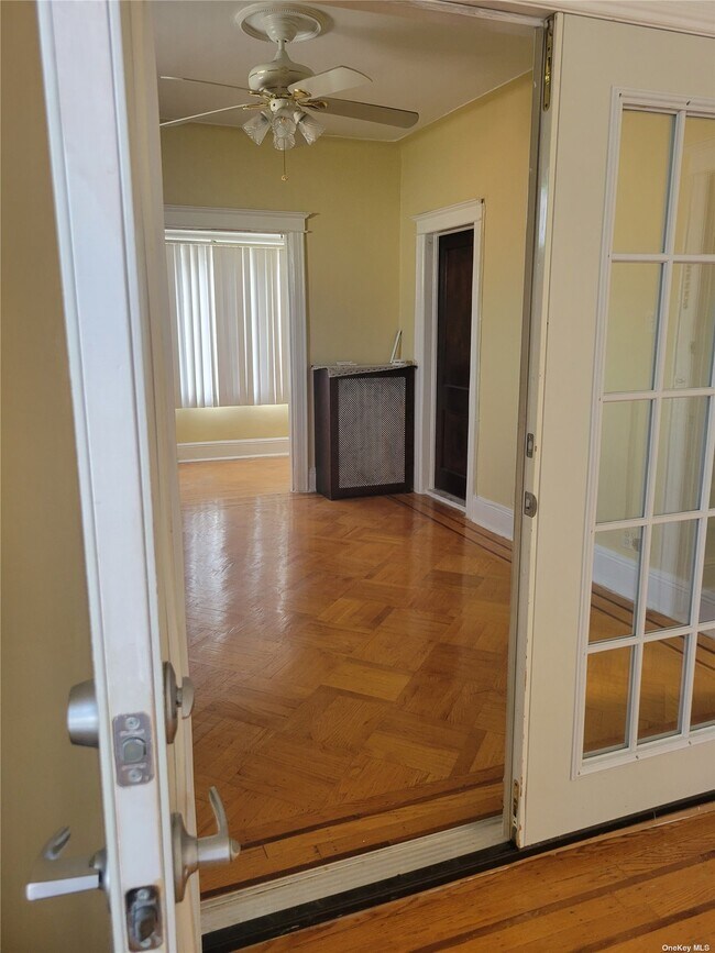 Foto del edificio - 101-12-101112 112th St