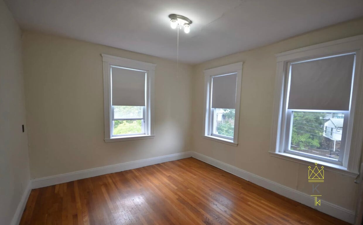 Building Photo - 9 Egremont Rd