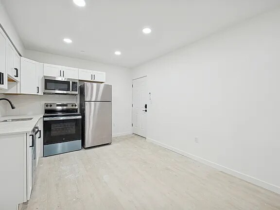 Building Photo - 52 N 52nd St