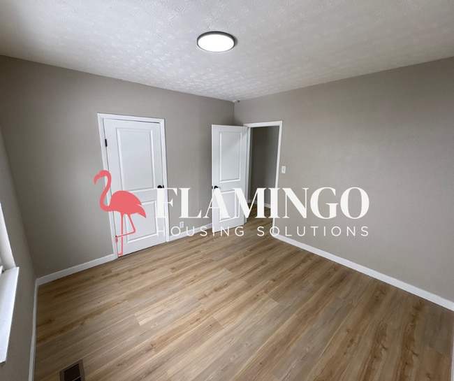 Building Photo - 221 Hickory St