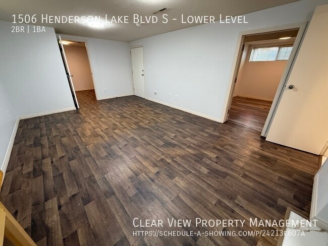 Photo du bâtiment - Recently Renovated 2-Bedroom Lower Suite i...