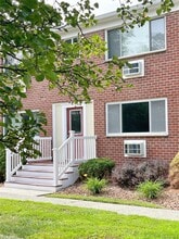 Building Photo - 92 Osborne Hill Rd