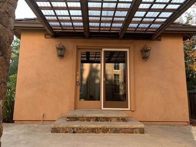 Building Photo - 965 Stone Castle Ln