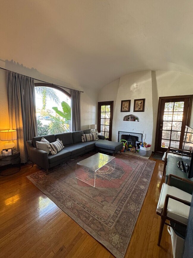Foto del edificio - Spanish Style Architectural Gem in the Heart of Altadena - Available Early June