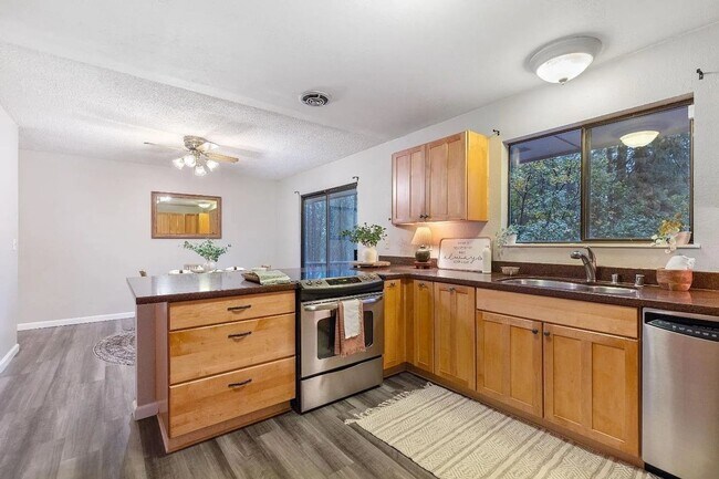 Foto del edificio - 358 Alpine Dr