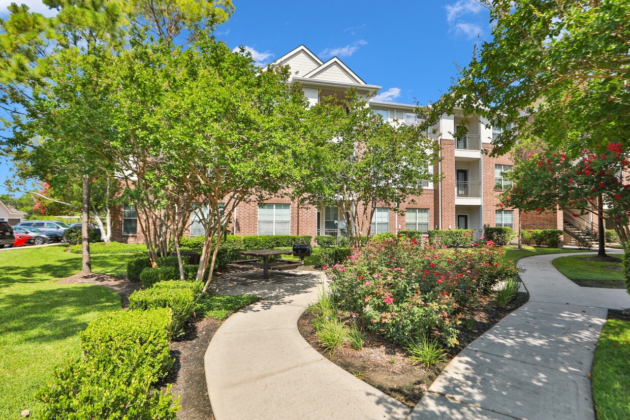 Exterior of Madison on the Meadow Apartments in Stafford, TX 77477 - Madison on the Meadow
