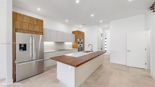 Foto del edificio - 422 SW 9th St