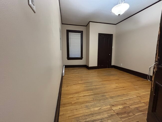 Building Photo - 2 Bedroom Apartment for Rent