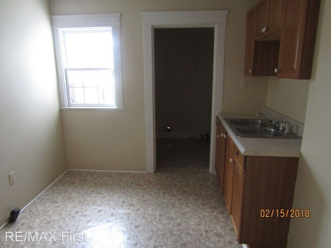 Foto del edificio - 2 br, 1 bath House - 301 N. Houston St.