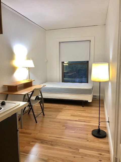 Primary Photo - 1079 Beacon St