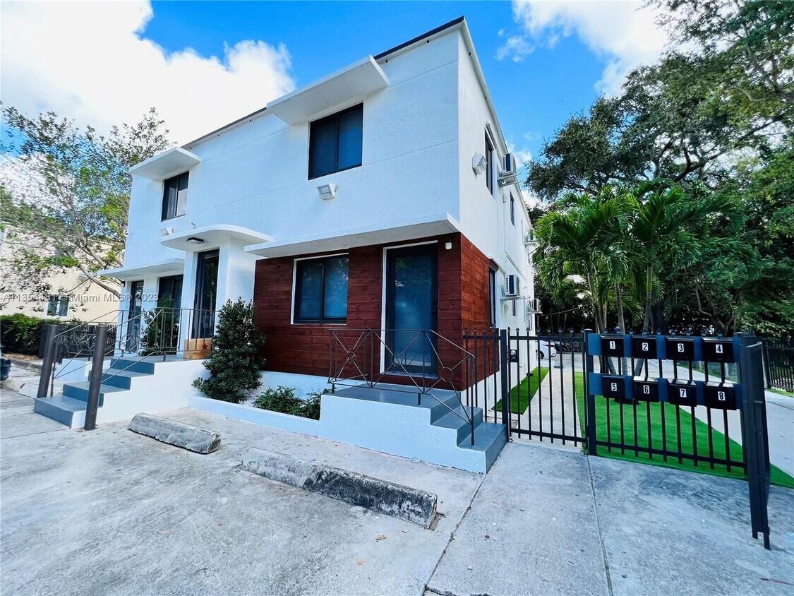 Primary Photo - 5541 NW Miami Ct