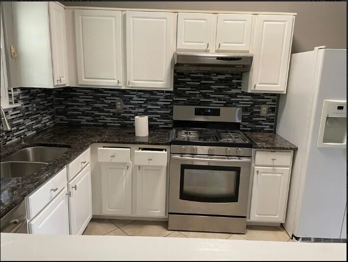 Foto principal - 6201 Cinnamon Ct