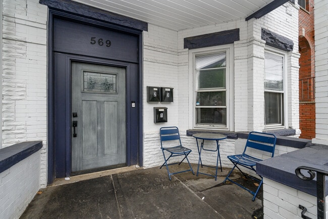 Building Photo - 569 Liberty Ave