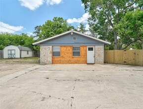 Building Photo - 1806 Dixie Ln