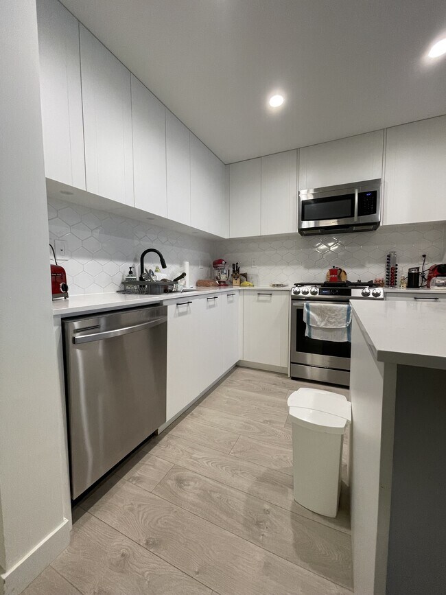 Photo du bâtiment - 20052-2083A 83A Ave