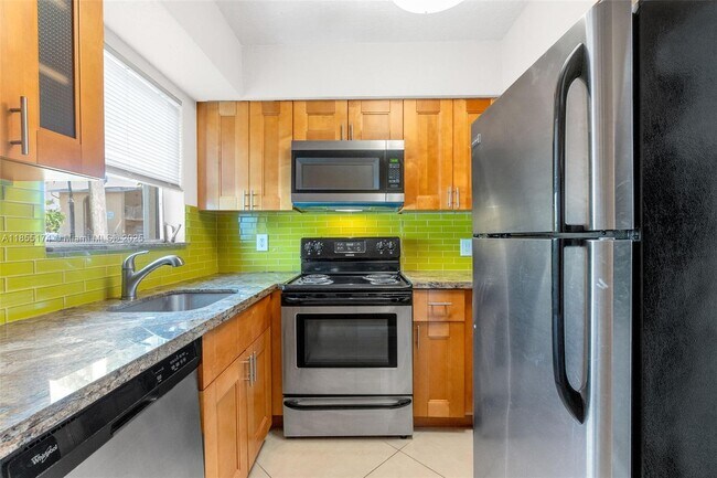 Foto del edificio - 2607 NE 8th Ave