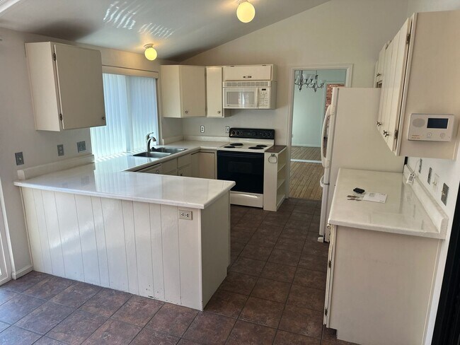 Photo - Fantastic 3 bedroom, 3 bath, 2 car garage ... House