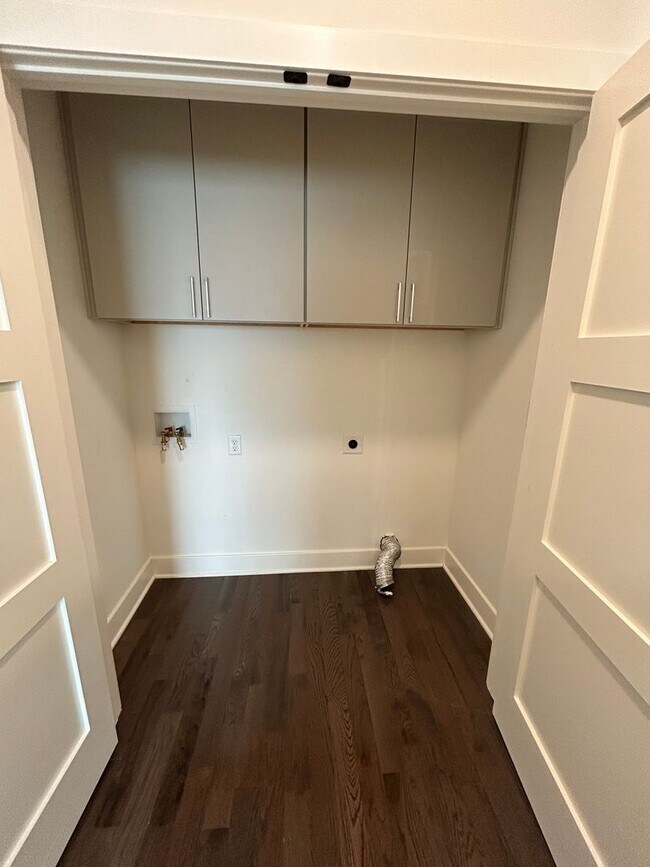 Foto del edificio - 108-110 Oakwood Ct