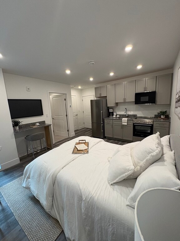 Foto del edificio - 585 Essex St