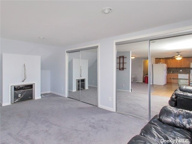 Foto del edificio - 190 Hicksville Rd