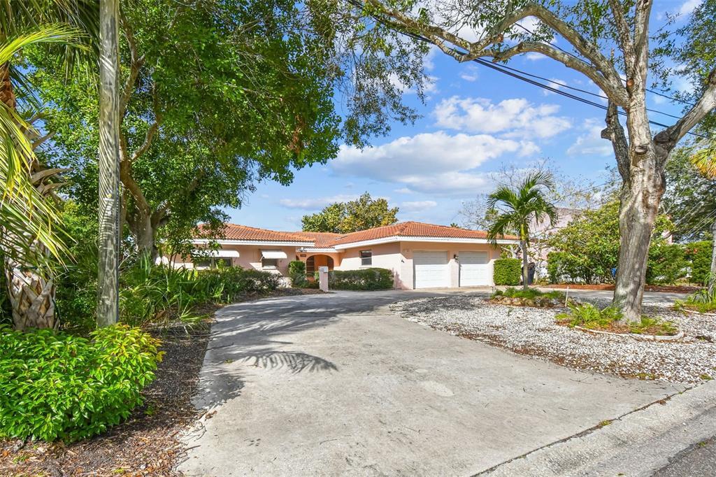 Primary Photo - 3180 Sunset Dr N