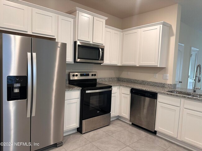 Foto del edificio - 71 Tahiti Shrs Ct