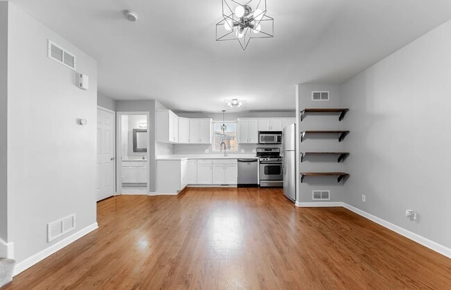 Building Photo - Modern & Spacious Rental Unit Available