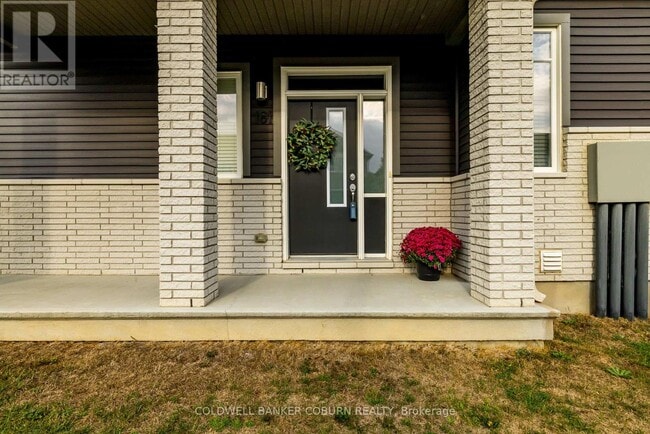 Building Photo - 161 Jardiniere St