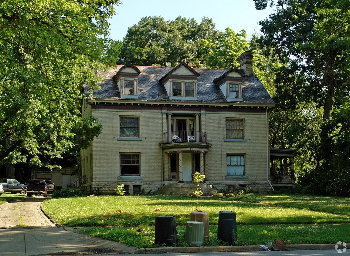 Primary Photo - 274 Broadway St