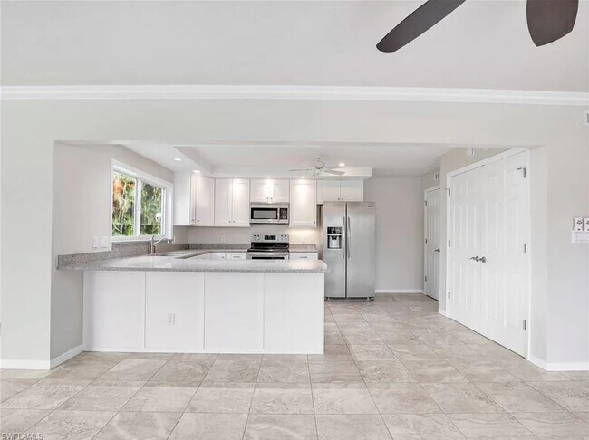 Foto del edificio - 4265 Island Cir