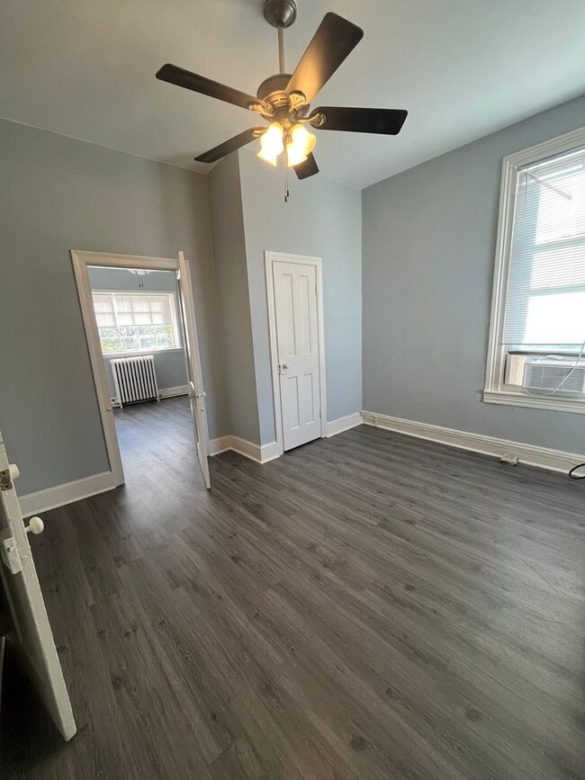 Building Photo - 311 S Washington St