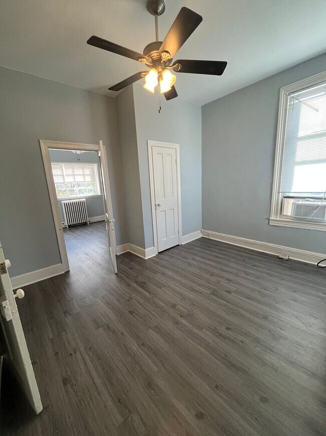 Photo - 311 S Washington St Apartment