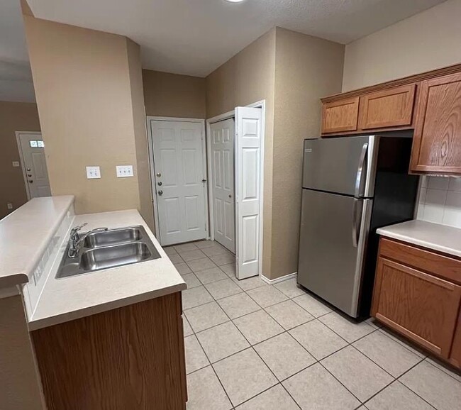 Foto del edificio - 990 Sierra Vista Ct
