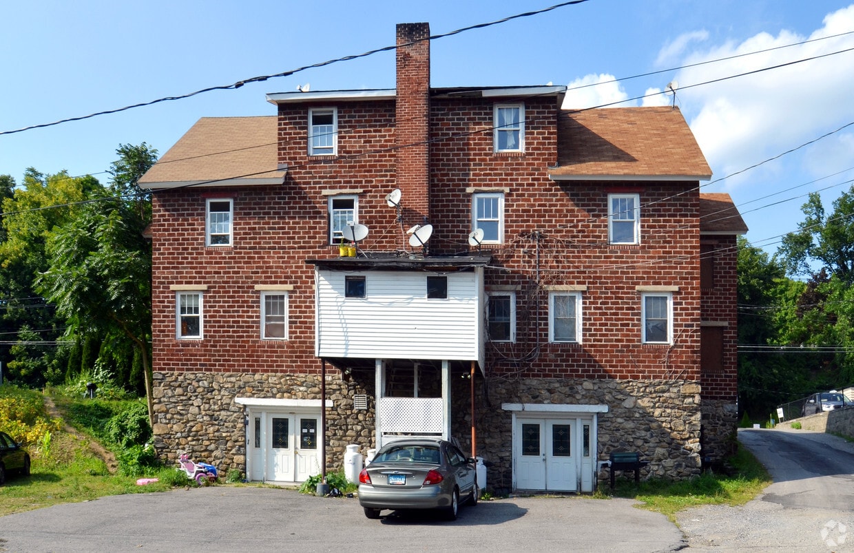 Building Photo - 151 Main St