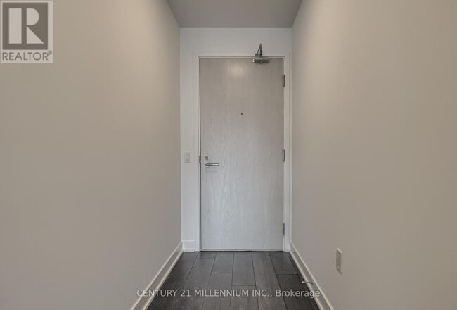Building Photo - 115 Blue Jays Way