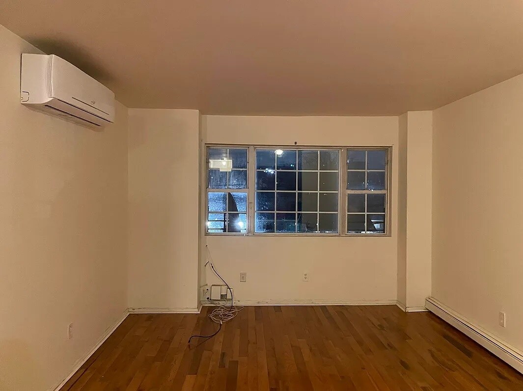 Foto principal - 449 Wortman Ave