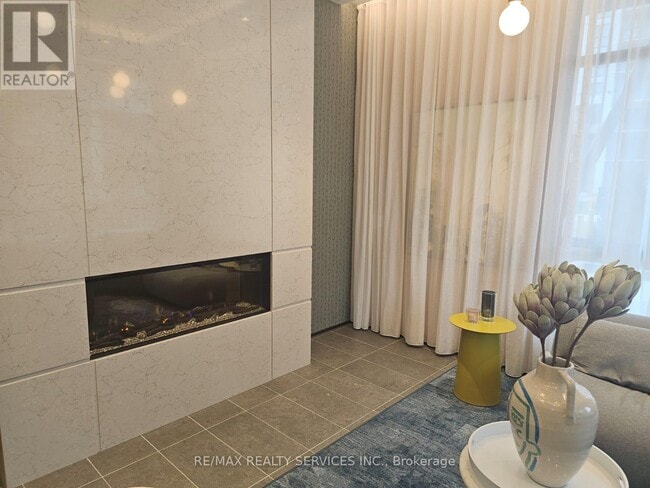 Building Photo - 720 Whitlock Ave