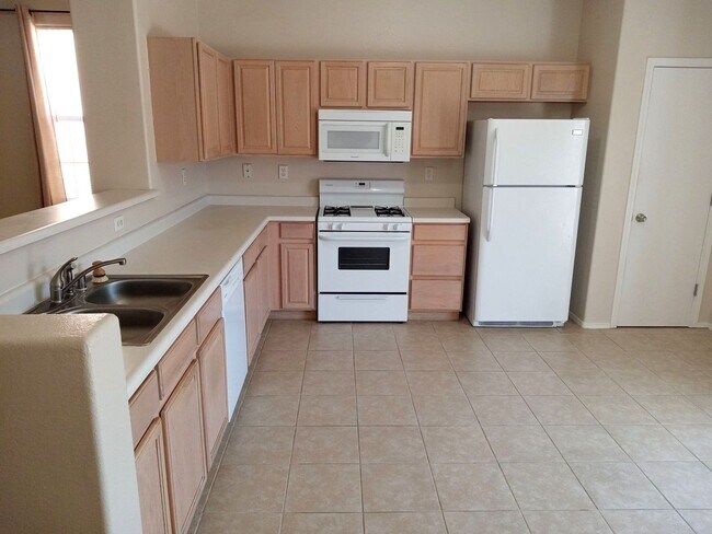 Foto del edificio - PRICE REDUCED! **3 Bedroom 2 Bathroom in Southwest ABQ!! ** AVAILABLE NOW **